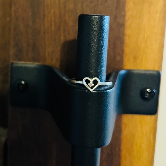 Solitaire accent Diamond heart white gold ring - Picture 3 of 8